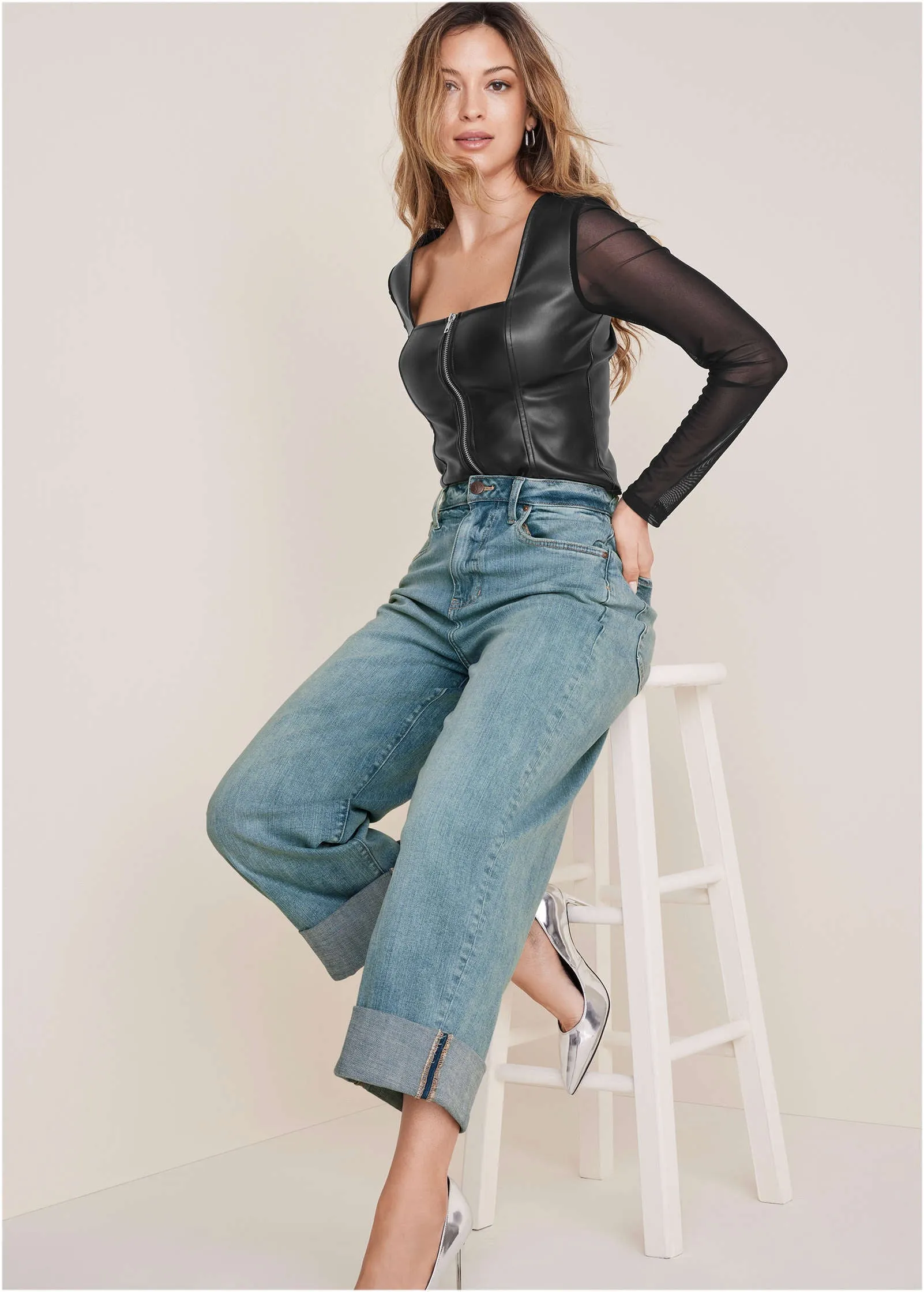 Rolled Hem Wide Leg Jeans - Light Wash