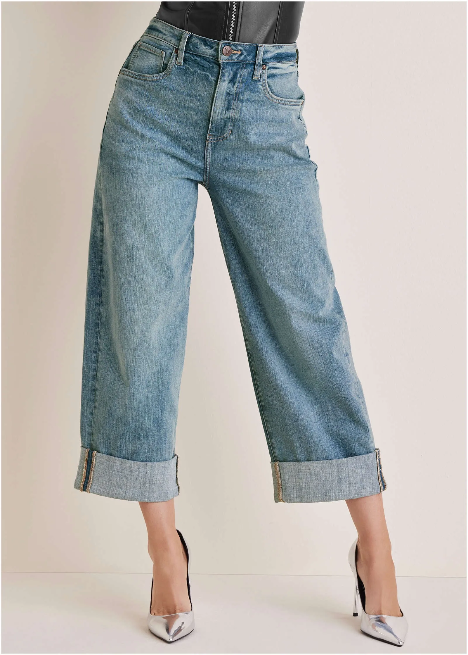 Rolled Hem Wide Leg Jeans - Light Wash