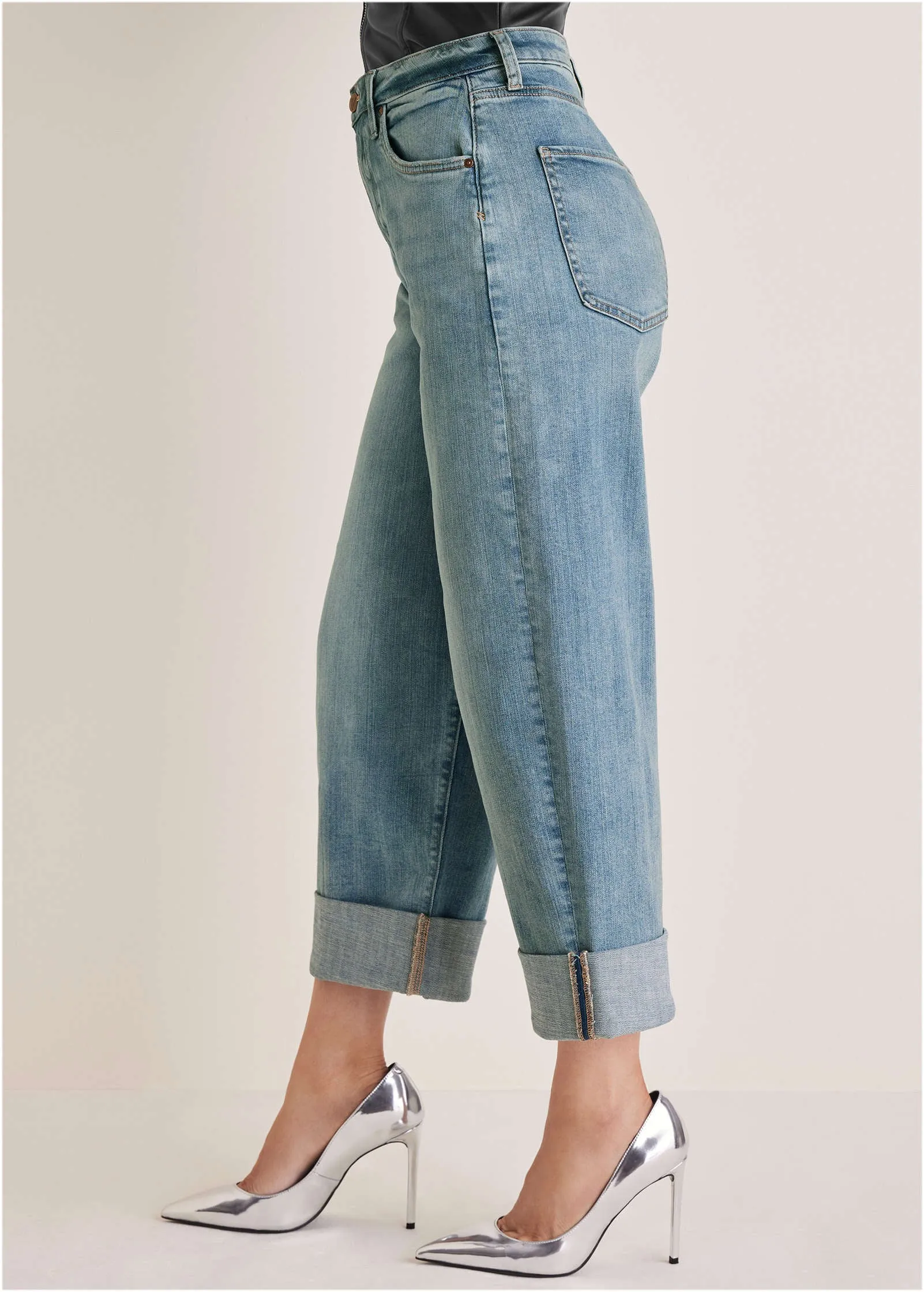 Rolled Hem Wide Leg Jeans - Light Wash