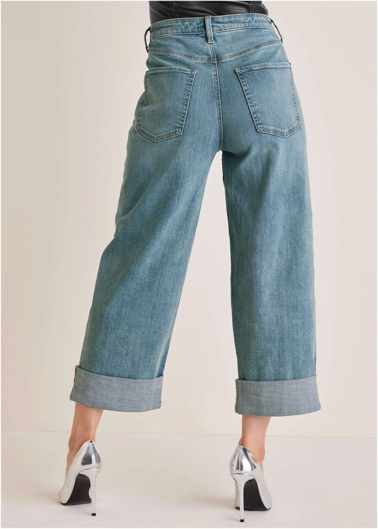 Rolled Hem Wide Leg Jeans - Light Wash