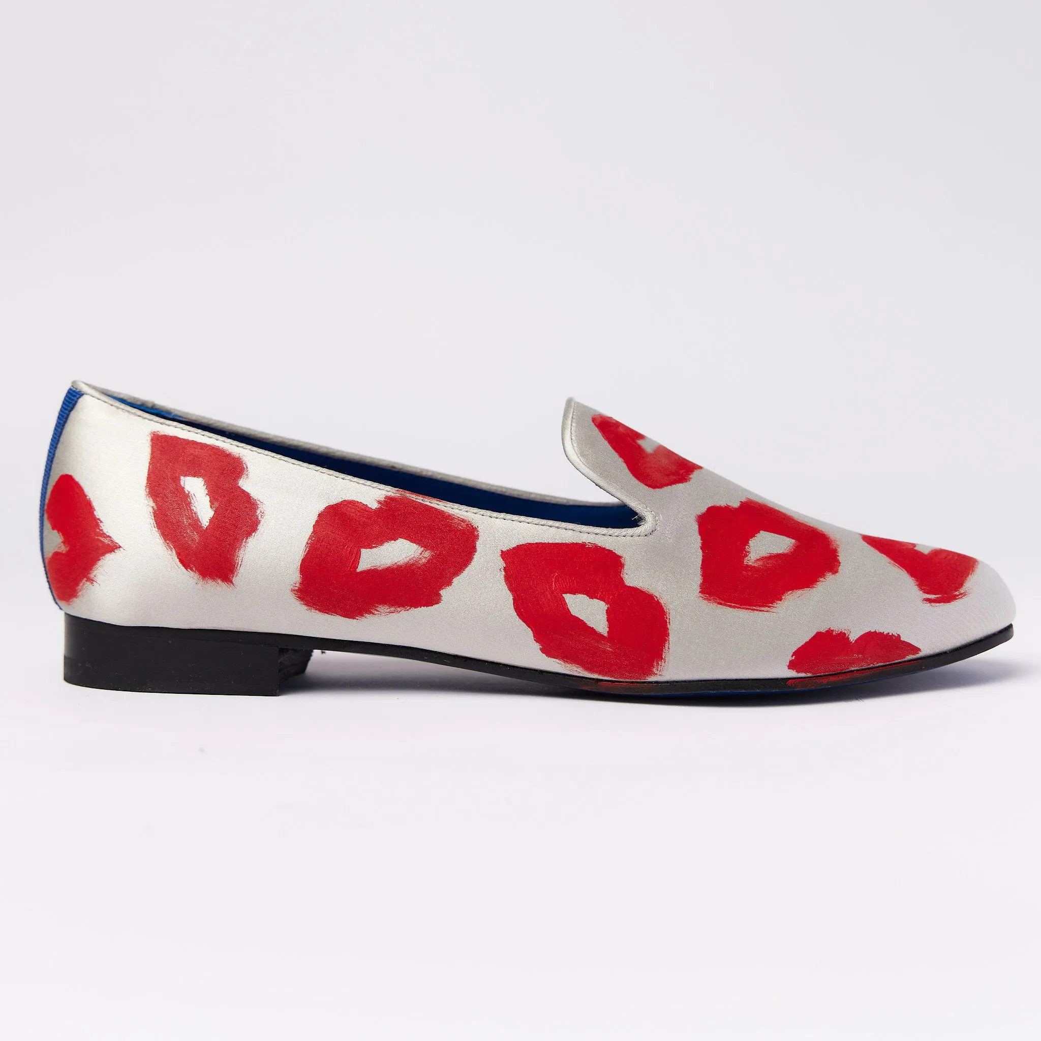 Slipper Painted Red Lips / 39