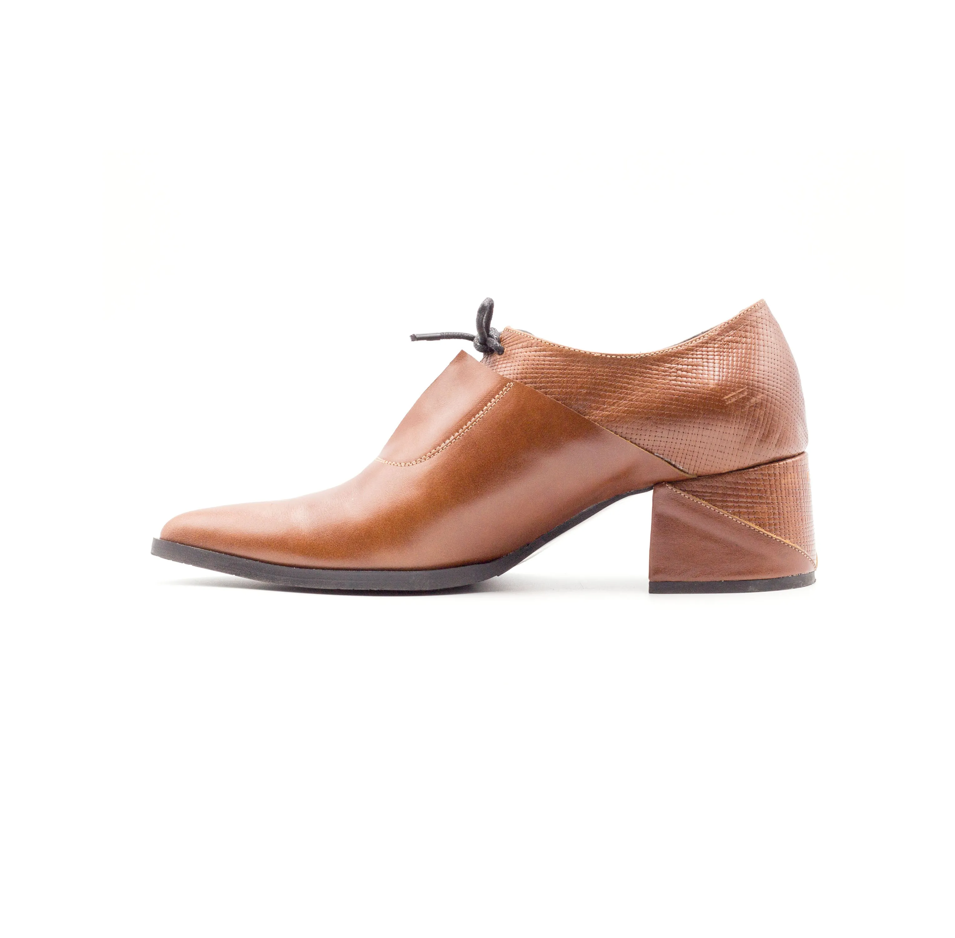 Tamarix -  Textured Oxford Pumps, Brown