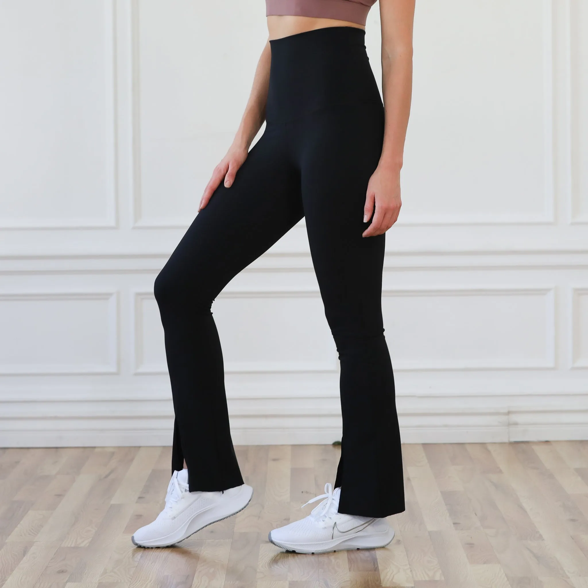 Ultra High-Waist Flare Legging W/ Pockets 28'' (Noir)